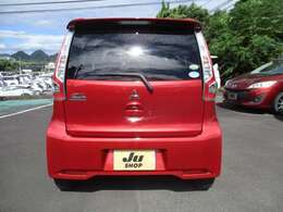 鈑金・塗装工場も完備しております。