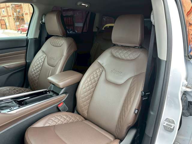 【GLIONグループ　GSQUARE】の車輌をご覧頂き、誠にありがとうございます。お客様にピッタリなお車を弊社スタッフがご案内させて頂きます。