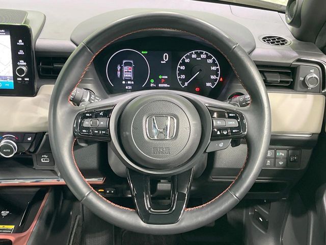 ステアリングも使用感が少なく、きれいな状態となっております♪