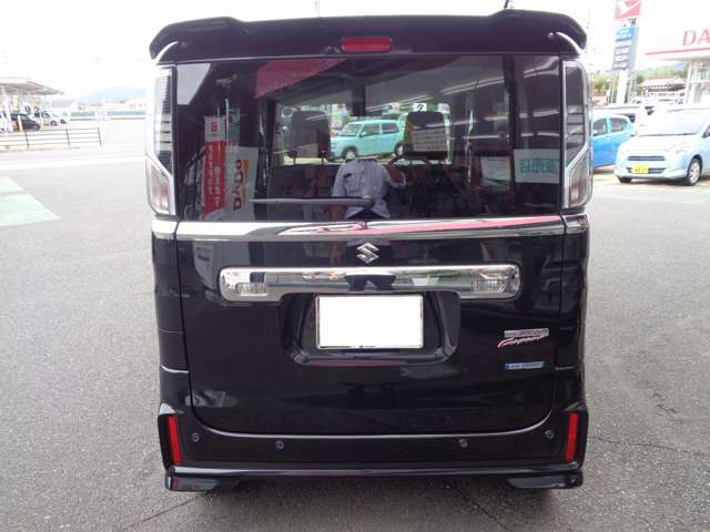 “クルマと笑顔が買えるトコロ・・・”そんな中古車展示場です！ぜひお越しください！