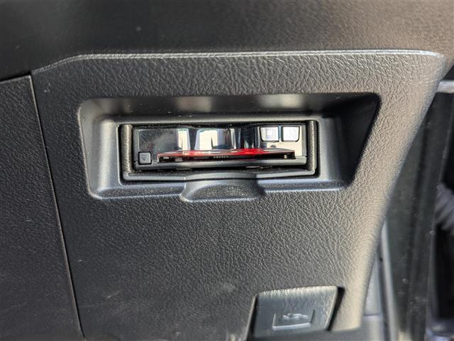 気になる車はすぐにお問い合わせください！右のカーセンサー専用無料ダイヤルから、専門スタッフがお車のご質問にお答えいたします！