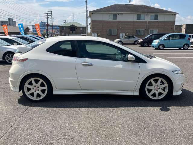 ディーラー下取り車ならではの良質なお車なので是非！一度見にきてくださいね♪中古車・新車販売・板金修理・保険業務・一般点検・アフターフォローもお任せ下さい♪