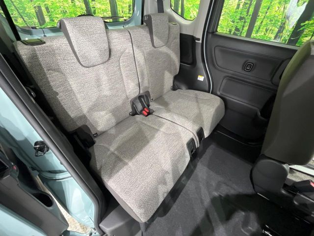 高品質なオリジナルフロアマットもオプションにてご用意しております。お好きなデザインやカラーをお車に合わせて選んでいただくことができます♪