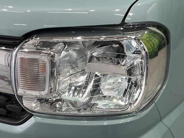 【LEDヘッドライト】悪天候や夜間走行時も良好な視界を確保し安心して運転できる高輝度LEDヘッドライトを装備！点灯速度が早く、消費電力も抑えられています。