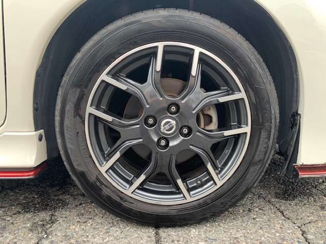 タイヤは5部山です。