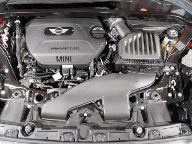 ■総在庫数は約250台！■屋内展示場で天候を気にせず安心してご覧いただけます。■経験を活かして自信を持ってオススメできる確かな良質車のみを厳選ラインナップ致しております！■是非お立ち寄りください♪