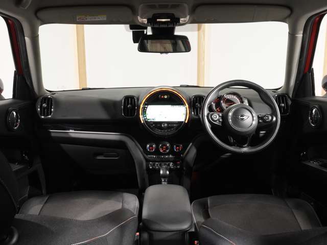 ■高年式、低走行、装備や価格に魅力があるなど、専門店の目線で厳選した高品質なミニのみ厳選し、約250台以上の新旧ミニの中からお気に入りの1台をお選びいただけます■マッチした1台がきっと見つかりますよ♪