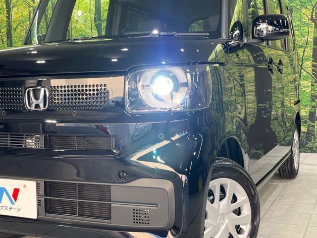 【LEDヘッドライト】悪天候や夜間走行時も良好な視界を確保し安心して運転できる高輝度LEDヘッドライトを装備！点灯速度が早く、消費電力も抑えられています。