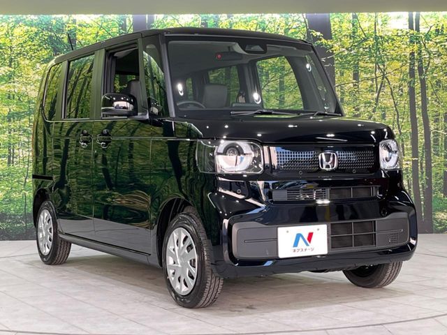 大好評のボディコーティング「弾スプラッシュコート」もご納車までに施工可能。通常のガラスコートと異なる、耐久年数6年の無機質ガラスコーティングが、ボディをキレイな状態に保ってくれます。