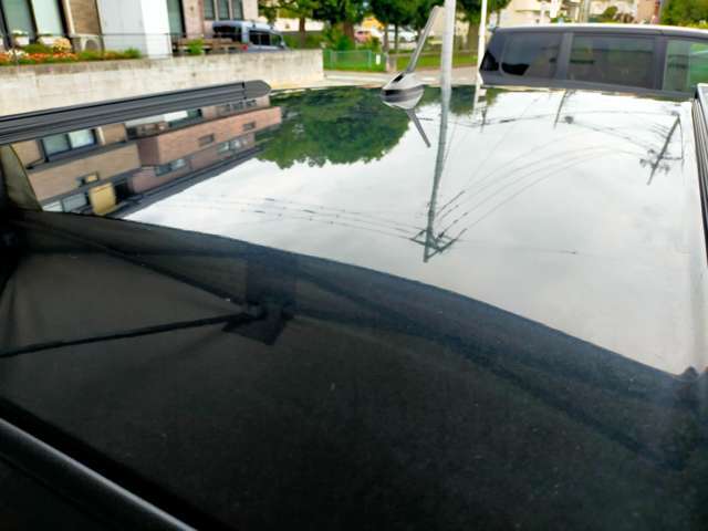☆ルーフに雹害と思われる小へこみがあります☆画像では確認が困難なへこみになる為、現車確認をおススメいたします☆