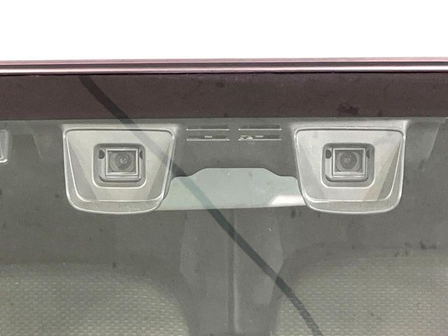 【スズキ　デュアルカメラブレーキサポート】走行中に前方の車両等を認識し、衝突しそうな時は警報とブレーキで衝突回避と被害軽減をアシスト。より安全にドライブをお楽しみいただけます。