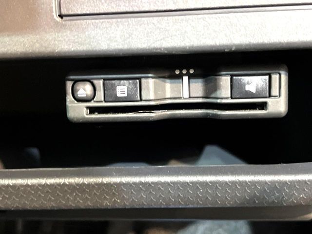 【ETC】高速道路の料金所をストレスなく通過！話題のスポットやサービスエリアに多い「スマートIC」利用時は必須のアイテムです。当店でセットアップを実施、ご納車当日からすぐにご利用いただけます！