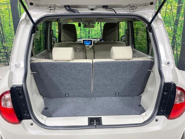 積み下ろしのしやすいデッキにはたっぷりと荷物を積み込んでいただけます。遊びから仕事まで、様々なシーンで頼れます♪