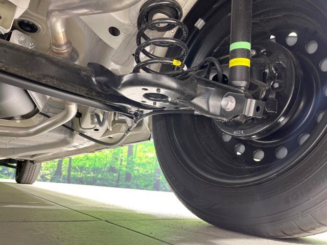 お車を安心してお乗りいただく為には、足回りの定期点検が欠かせません。サービスサポート（有償保証）では無料点検もご提供しており、安心のカーライフをお過ごしいただけるサポート体制が整っています。