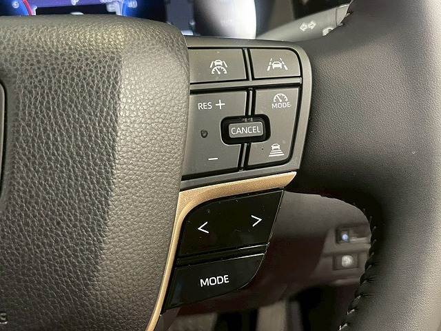 【レーダークルーズコントロール】追従型クルーズコントロールは、レーダーやビデオカメラが前方の車の状況を検知し、状況に合わ