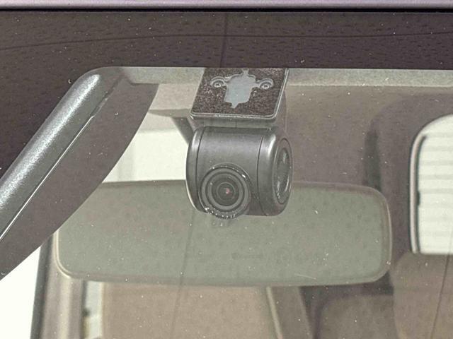 事故直前・直後のデータを記録しておくことで、客観的な検証を行うことができるドライブレコーダーが付いてます。保証は修理保証のみとなります。