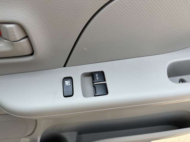 パワーウィンドウ付き☆運転席で全部の窓を開閉することが可能！！快適にドライブをお楽しみいただけます☆
