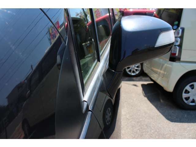 弊社社員がお客様のご事情に寄り添ってご相談に乗ります。お車は生活必需品だから・・・！安心してお乗り頂けるように整備やメンテナンスにも力を入れております。