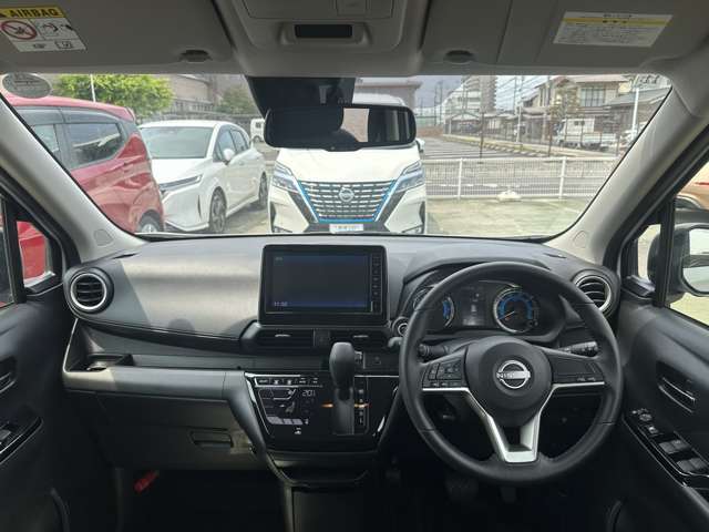視界の良さなど、いつでも安心して運転できるようにドライバーをサポートします。