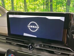 【大画面ナビ】人気の大型12.3インチナビを装備。存在感のある大画面はインパクト大！ナビ利用時のマップ表示は見やすく、テレビやDVDは臨場感がアップ！いつものドライブがグッと楽しくなります♪
