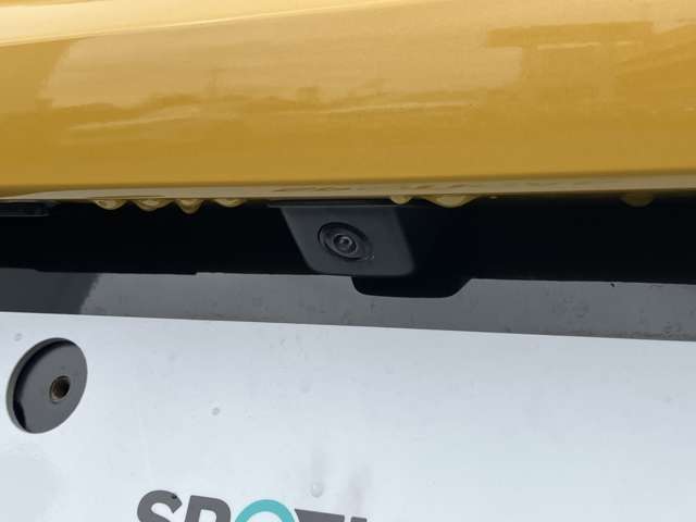 バックカメラも装備しておりますので駐車の際にも安心です！