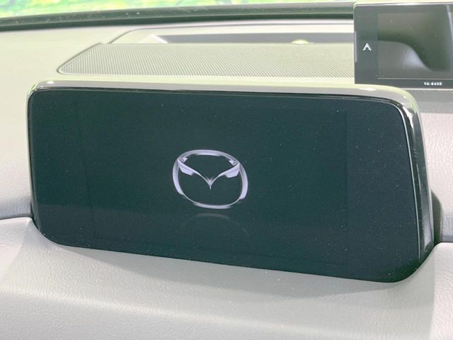【純正ナビ】人気の純正ナビを装備しております。ナビの使いやすさはもちろん、オーディオ機能も充実！キャンプや旅行はもちろん、通勤や買い物など普段のドライブも楽しくなるはず♪