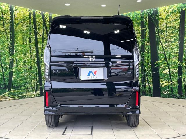 安心の最長10年・走行無制限保証（有償）をご用意。保証内容も充実はもちろん、無料点検＆オイル交換や、年中無休の全国・24時間ロードサービスも付帯されておりますのでご安心下さい。