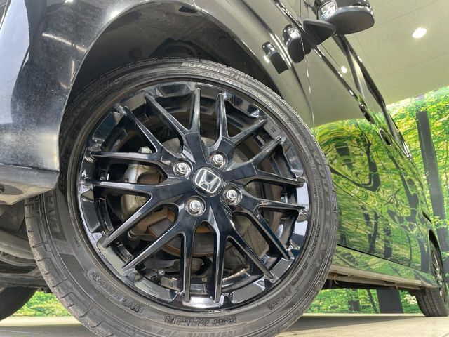 【純正15インチアルミホイール】外観にマッチした純正アルミホイールを装着しております。各種社外アルミホイールや、スタッドレスタイヤも取扱いしております。是非ご相談ください♪
