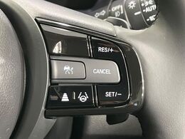 【アダプティブクルーズコントロール】高速道路での長距離走行が楽に！！自動で速度を保つクルーズコントロールが、衝突軽減システムと連携し、前方の車両を感知して車間を保つように速度調節してくれます！！