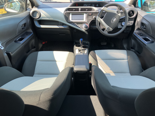 カーズ大阪では中古車販売をメインに各種保険の取扱、板金修理まで幅広く対応しています。中古車販売は全国どこでも対応可能！遠方の方でも安心して買ってもらえるような取り組み・工夫を行なっています。