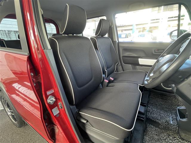 【運転席】座り心地が良いシートなので長時間の運転でも快適にお過ごしいただけます。新品のフロアマットのご注文も可能です。掲載箇所以外にご希望の写真がございましたらお気軽にお問い合わせ下さい。