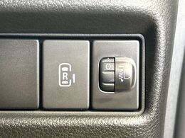 【パワースライドドア】スマートキーや運転席のスイッチでスライドドアの開閉が可能♪電動だから力を入れてドアを開ける必要が無く、小さいお子様でも、重い荷物を持っている時もラクに開け閉めできます♪