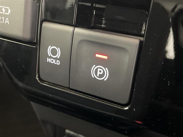 【電動パーキングブレーキ】パーキングブレーキを指先だけで操作可能です！力の弱い人にも安心してブレーキをかけていただけます！