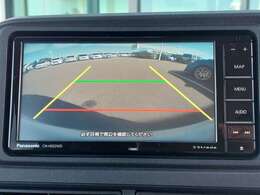 【バックモニター】後ろのカメラの映像をモニターに映し出すことができます！後方の見えない死角や、障害物との距離感をしっかり確認することができます！駐車が苦手な方におすすめです。