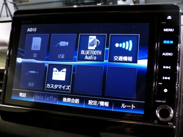 CD、DVD、Bluetooth、AM、FMができます。