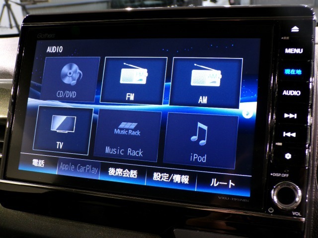CD、DVD、Bluetooth、AM、FMができます。