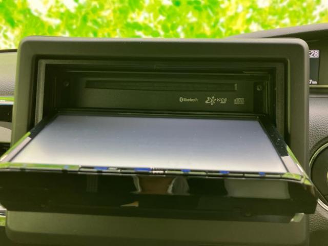 WECARSの展示場では実際に見て、触ってお車をお選びいただけます！知識の豊富な営業スタッフが様々なカーライフをご提案いたします！