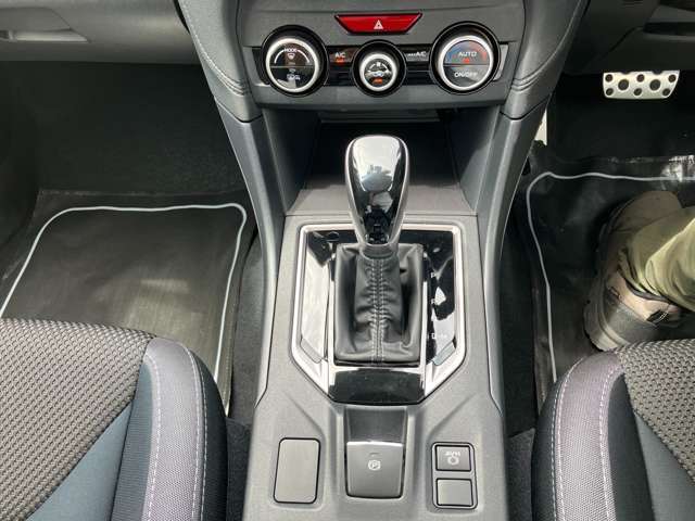 自社陸運局認証工場＆指定工場完備！国家資格車検検査員資格を持った整備士による整備。ステレオ・エアコン等走行に関係の無い所も不具合箇所が有れば修理してご納車致します☆