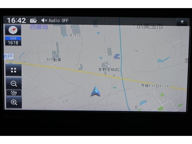 メモリーナビゲーション（ Panasonic製 ： Strada CN-HE01WD ）　初めて行く場所も道に迷うことなく安心です。