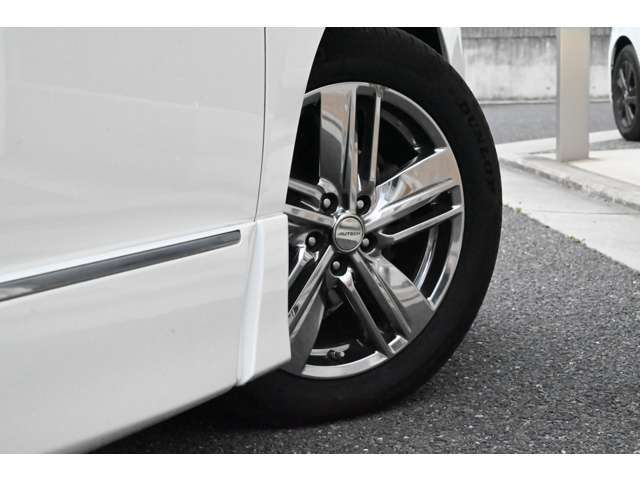 【オーテック純正アルミ】メーカー純正なので、ボディに合ったデザインのアルミです☆お洒落は足元から！社外アルミの取り付けも承っております！お気軽にお問い合わせください☆