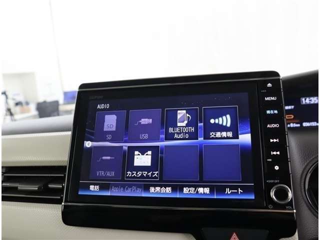 【ナビゲーション】には、携帯からの音楽情報が聞ける『Bluetooth機能付き』！大好きな音楽を聴きながらのドライブが出来そうですね！