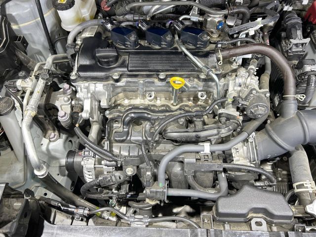 親切・丁寧な専門メカニックスタッフが応対！・車検・点検整備・事故等の修理などアフターサービスも安心。お車のカスタマイズもネクステージのサービススタッフまでご相談ください！