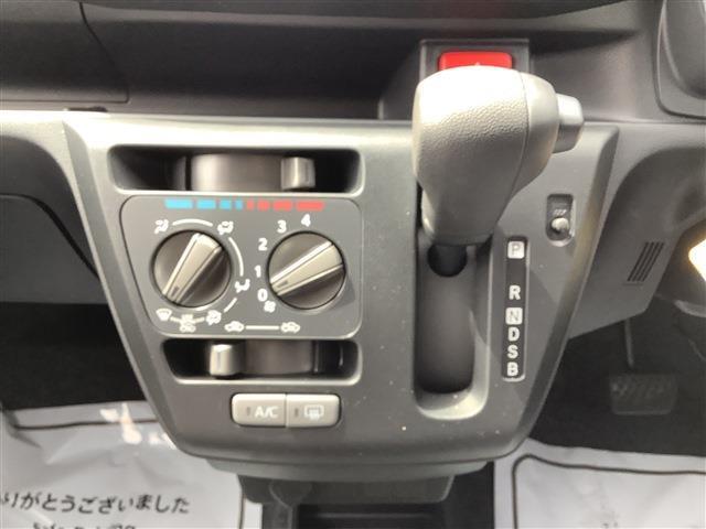知識、経験豊富なスタッフ達がお客様に最適な1台をご案内致します。
