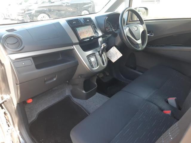 WECARSでは各商談席に大型モニターをご用意しております！見やすい大画面でゆったりと全国の在庫をご覧いただけます！是非ご来店お待ちしております！