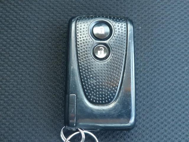 WECARSの展示場では実際に見て、触ってお車をお選びいただけます！知識の豊富な営業スタッフが様々なカーライフをご提案いたします！