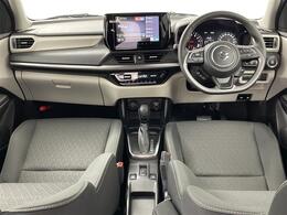 【インパネ全体】全方位で視界が広く、高い目線で運転もしやすいです！