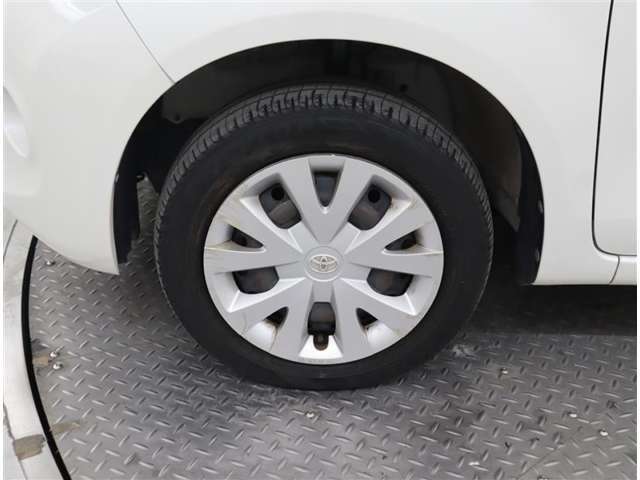 これからの季節　スタッドレスタイヤの取り扱いもございます。