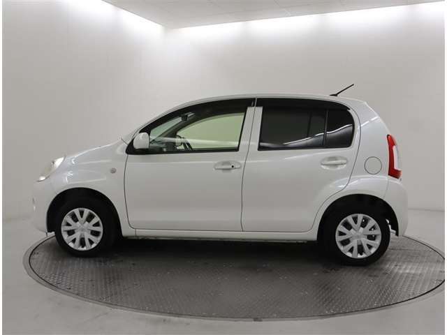 リヤ5面にプライバシーガラスの装備