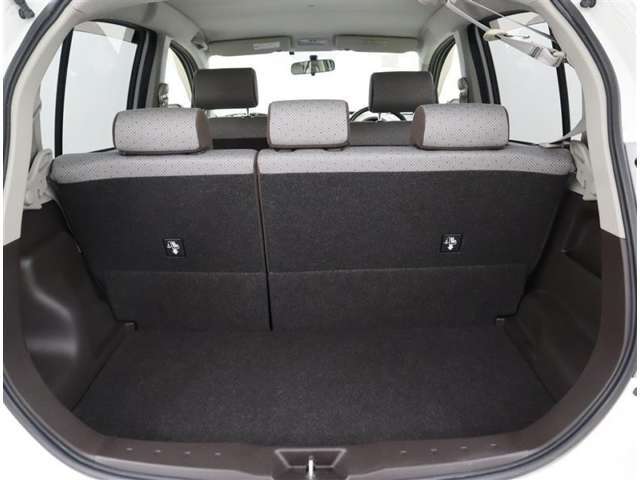 十分な広さのトランクスペース