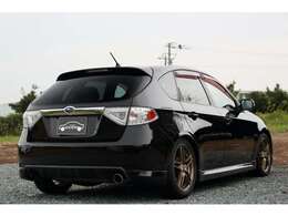 全国どこへでも納車可能です。遠方よりお問い合わせいただければ陸送費用を含めたお見積もりをお送りいたします。